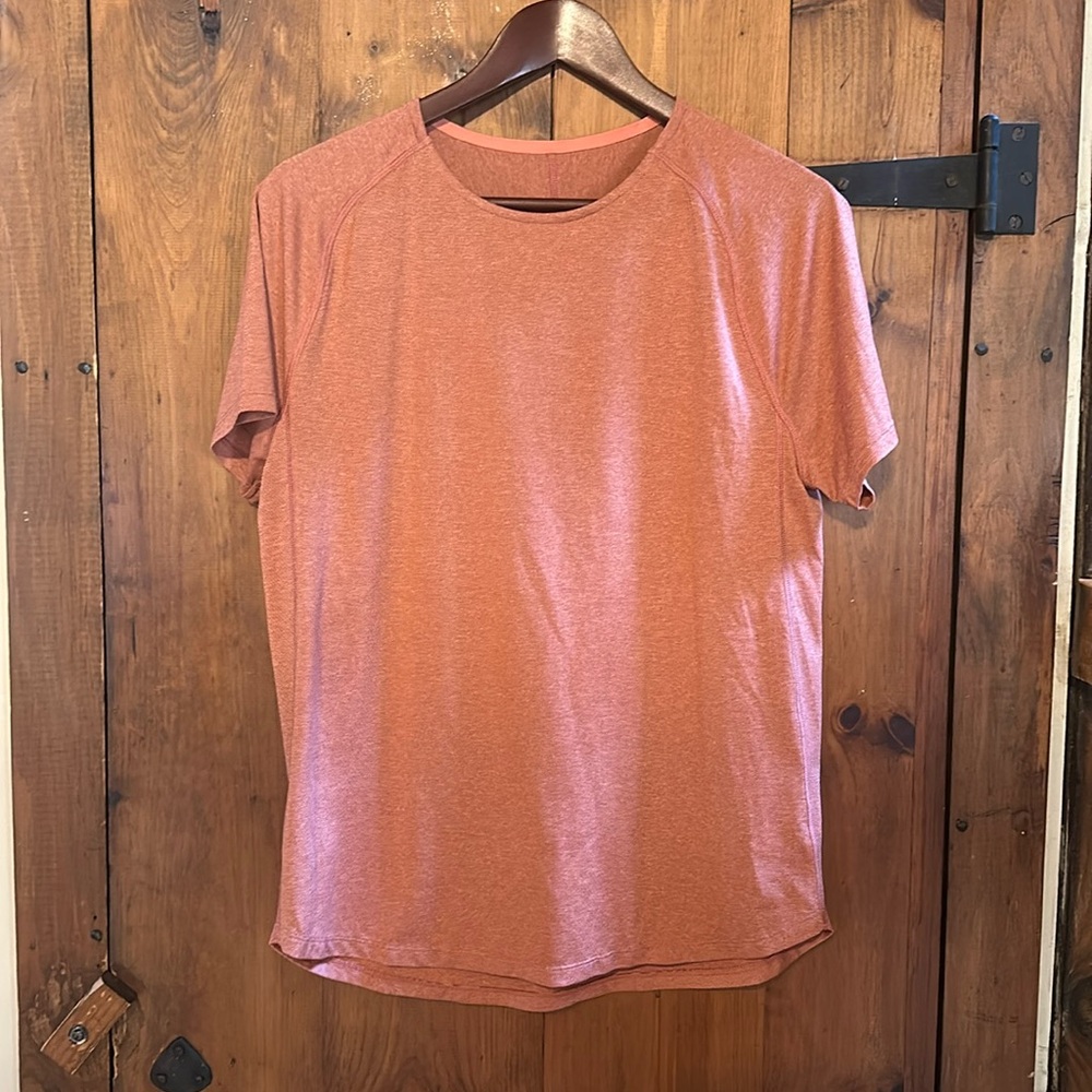 Men’s athletic tee